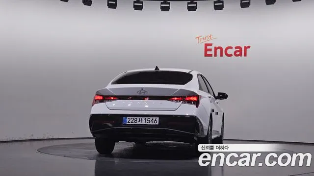Hyundai Avante — Фото автомобиля 4