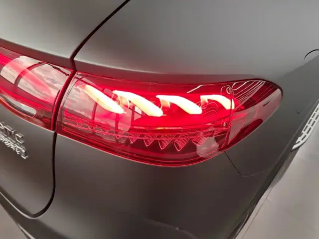 Mercedes-Benz EQE SUV — Фото автомобиля 7