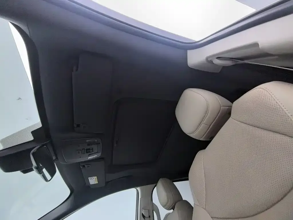 Toyota Toyota Sienna 2021 2.5L Hybrid Ultimate Edition — Фото автомобиля 14