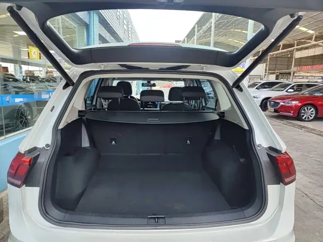 Volkswagen Tiguan L — Фото автомобиля 18