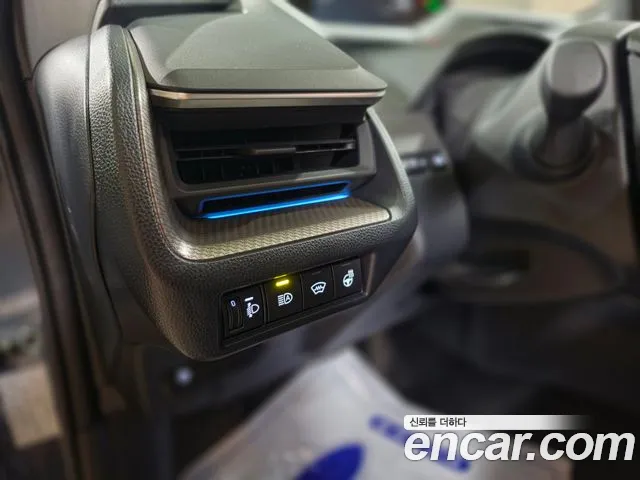 Toyota Prius Generation 5 — Фото автомобиля 10