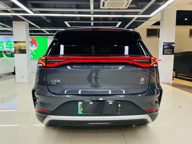 BYD Tang — Фото автомобиля 20