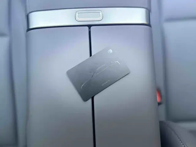 Xiaomi YU7 — Фото автомобиля 8