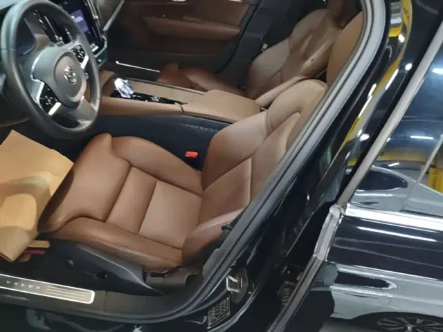 Volvo S90 — Фото автомобиля 14