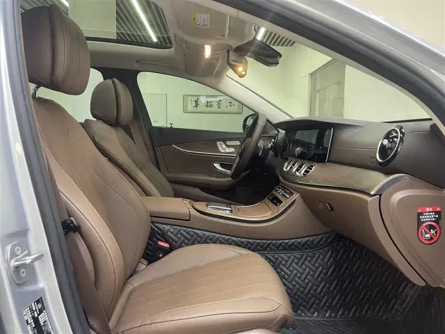 Mercedes-Benz E-Class — Фото автомобиля 15