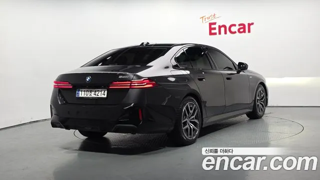 BMW 5-Series — Фото автомобиля 2