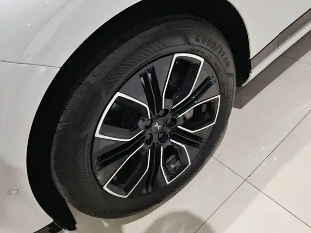 Xpeng G9 — Фото автомобиля 22