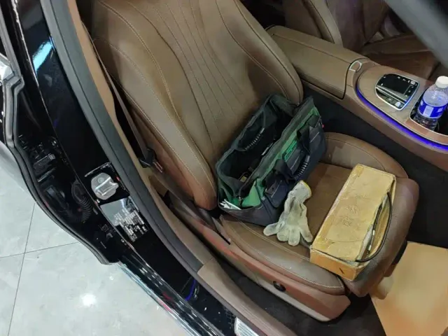 Mercedes-Benz E-Class — Фото автомобиля 24