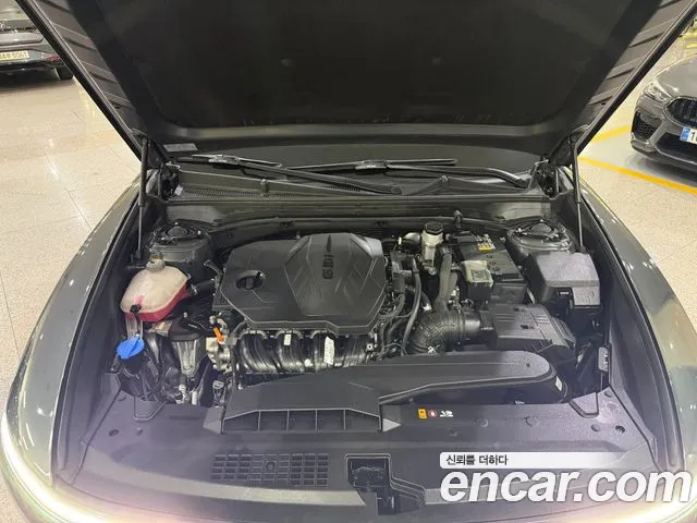 Hyundai Grandeur Grandeur (GN7) 2.5 Бензин 2WD — Фото автомобиля 18