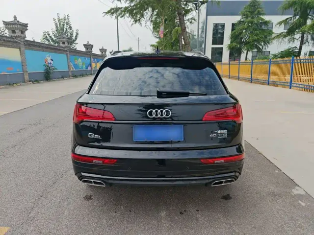 Audi Q5L — Фото автомобиля 11