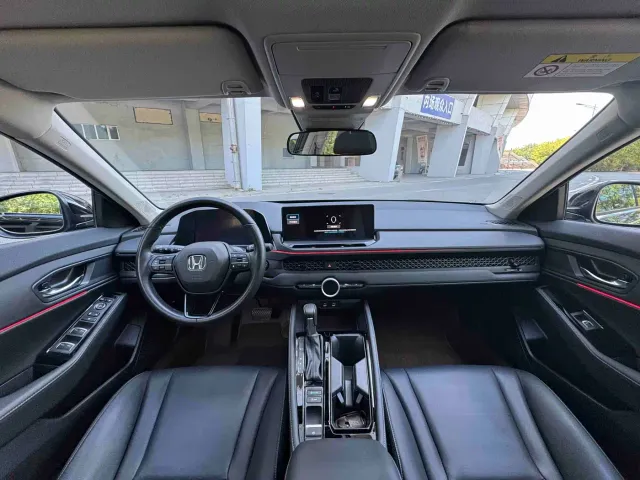 Honda Accord — Фото автомобиля 9