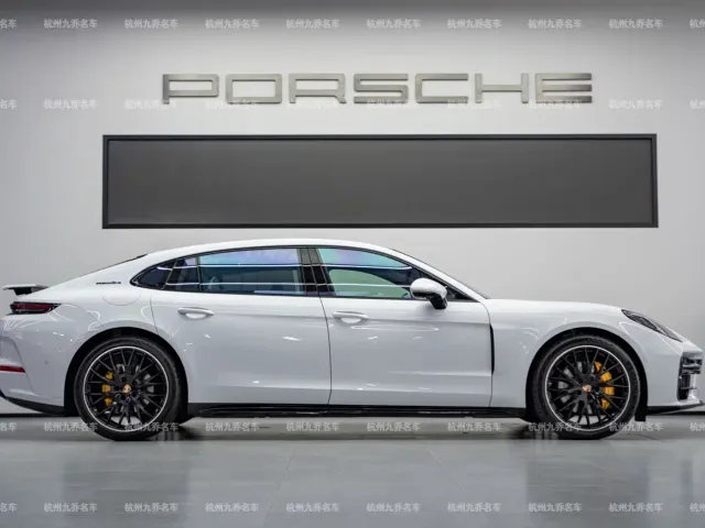 Porsche Panamera — Фото автомобиля 4