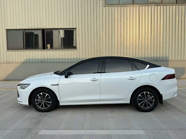 BYD Qin PLUS — Фото автомобиля 3