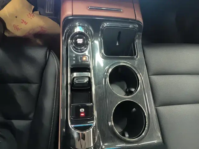 GAC Trumpchi E8 — Фото автомобиля 16