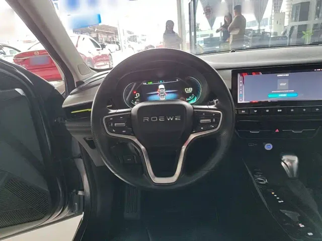 Roewe i5 — Фото автомобиля 10