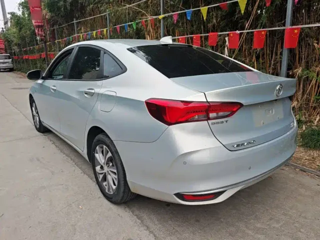 Buick Verano — Фото автомобиля 4