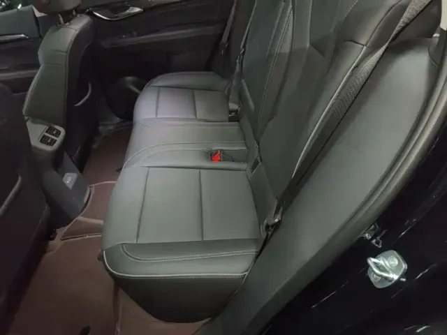 Buick Envision Plus — Фото автомобиля 16