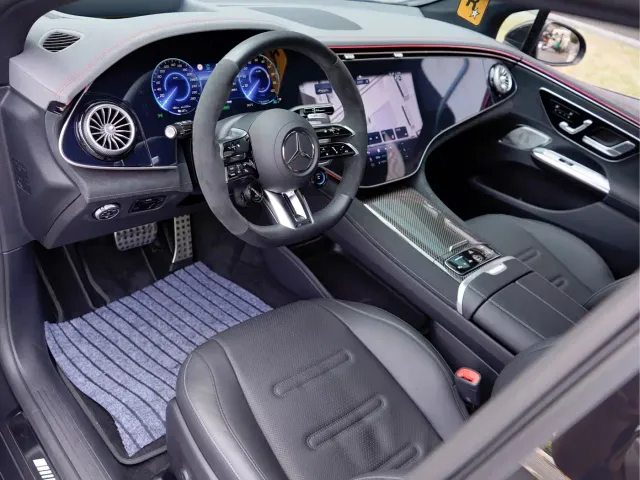 Mercedes-Benz EQE AMG — Фото автомобиля 10