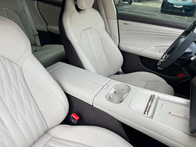 Xiaomi Auto Xiaomi SU7 2026 All-Wheel Drive Edition — Фото автомобиля 21