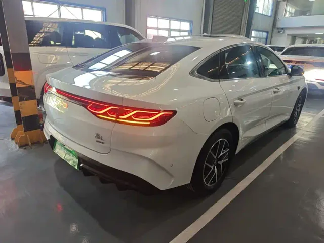 BYD Qin L — Фото автомобиля 6