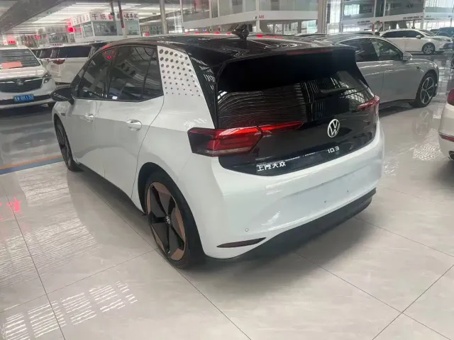 Volkswagen ID.3 — Фото автомобиля 11