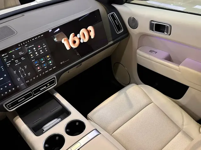 Li Auto L9 — Фото автомобиля 9