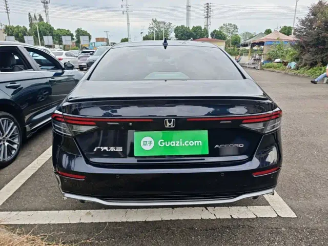 Honda Accord — Фото автомобиля 5