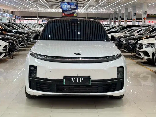 Li Auto L7 — Фото автомобиля 2