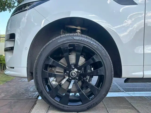 Land Rover Range Rover Sport — Фото автомобиля 24