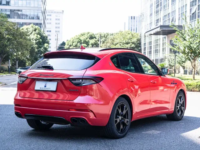 Maserati Levante — Фото автомобиля 4