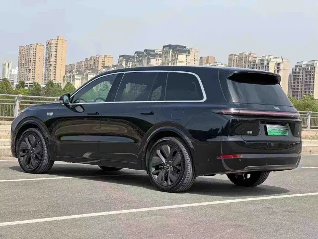 Li Auto L9 — Фото автомобиля 15