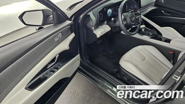 Hyundai AVANTE Inspiration — Фото автомобиля 10