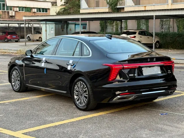 Hongqi H5 — Фото автомобиля 9
