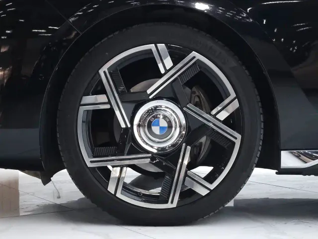 BMW 7 Series — Фото автомобиля 22