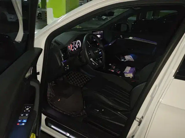 Audi Q5L — Фото автомобиля 9
