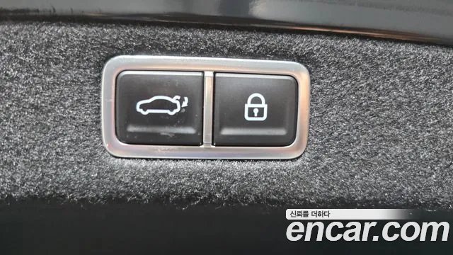 Hyundai Grandeur Grandeur (GN7) 2.5 Бензин 2WD — Фото автомобиля 20