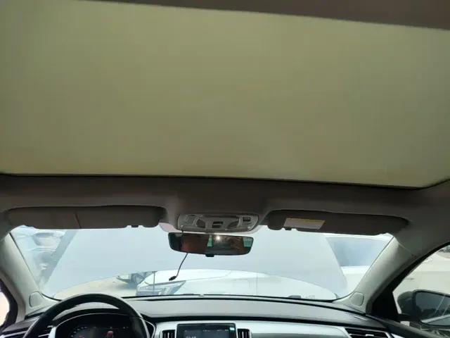 Roewe i6 MAX EV — Фото автомобиля 17