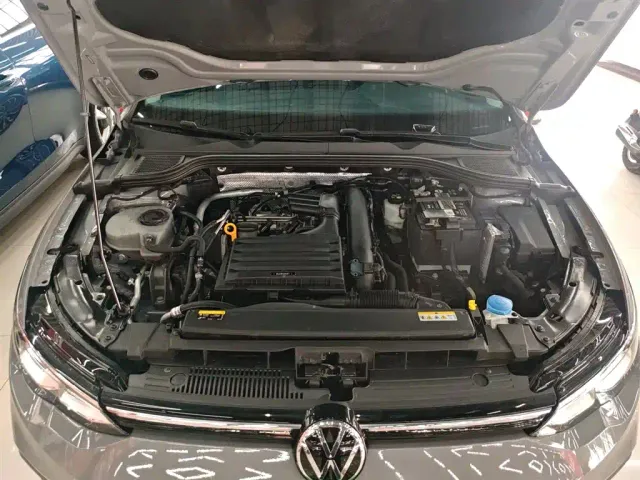Volkswagen Golf — Фото автомобиля 15