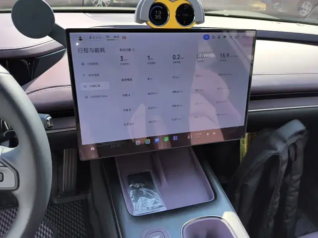 Xiaomi SU7 — Фото автомобиля 12