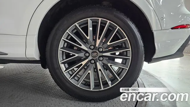 Audi Q3 35 TDI quattro Premium — Фото автомобиля 21