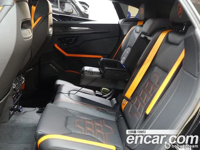Lamborghini Urus — Фото автомобиля 9