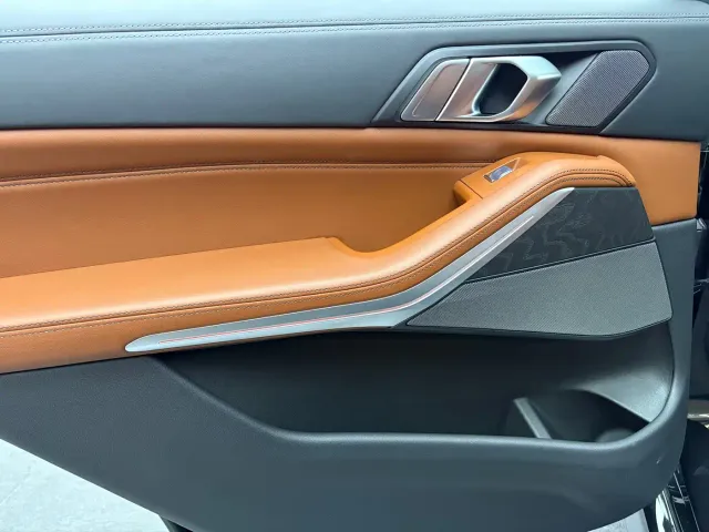 BMW X7 — Фото автомобиля 12