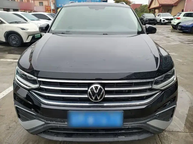 Volkswagen Tiguan L — Фото автомобиля 2