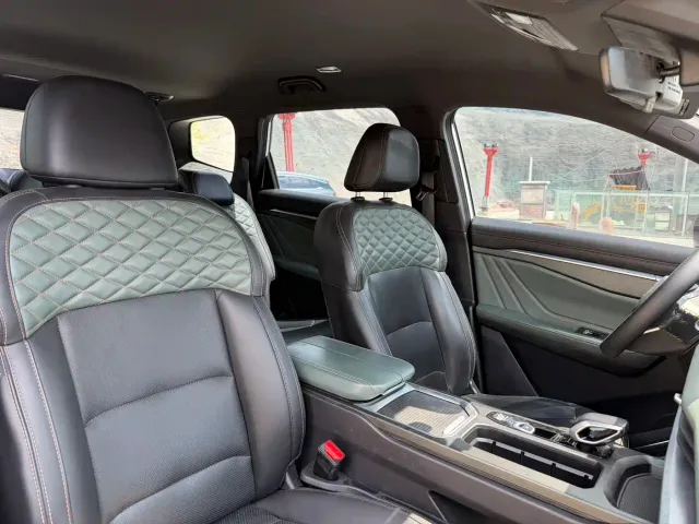 Geely Haoyue L — Фото автомобиля 12