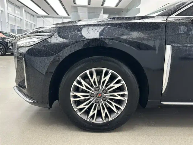 Hongqi H5 — Фото автомобиля 4