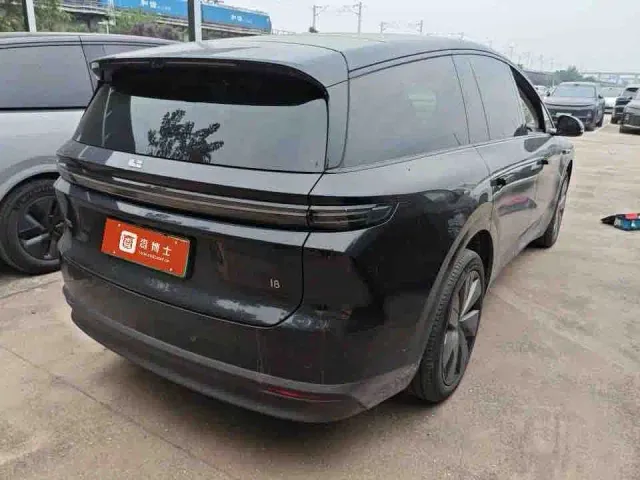 Li Auto i8 — Фото автомобиля 7