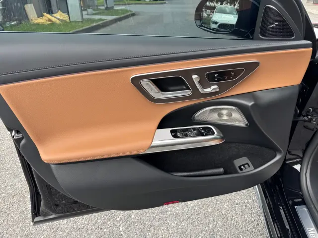Mercedes-Benz E-Class — Фото автомобиля 13