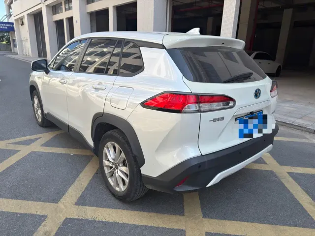 Toyota Corolla Cross — Фото автомобиля 7