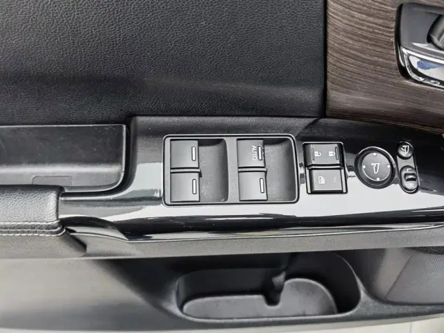 Honda Odyssey — Фото автомобиля 9