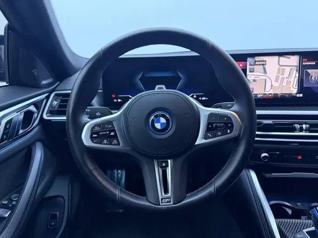 BMW i4 — Фото автомобиля 14